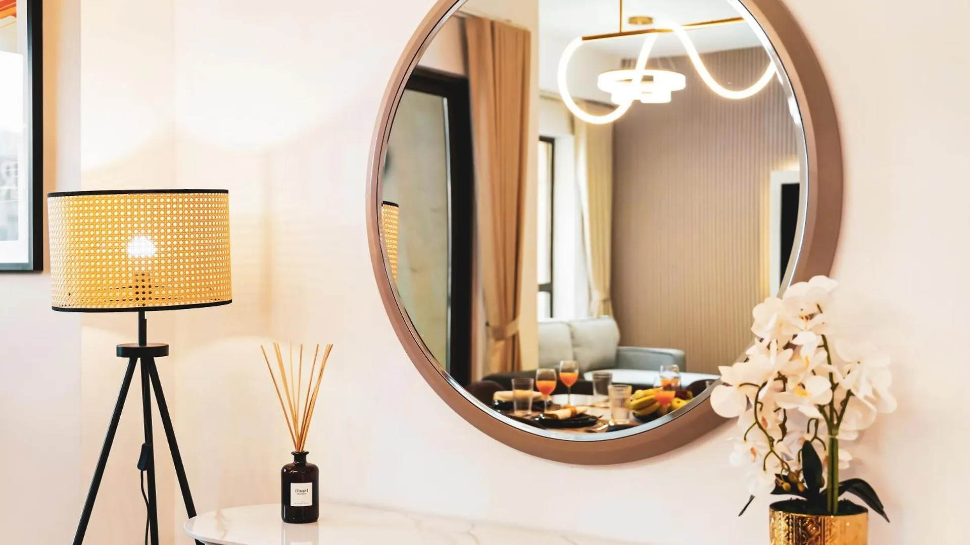 New! Jbr Beachfront With Panoramic Dubai Eye Views 0*,  United Arab Emirates