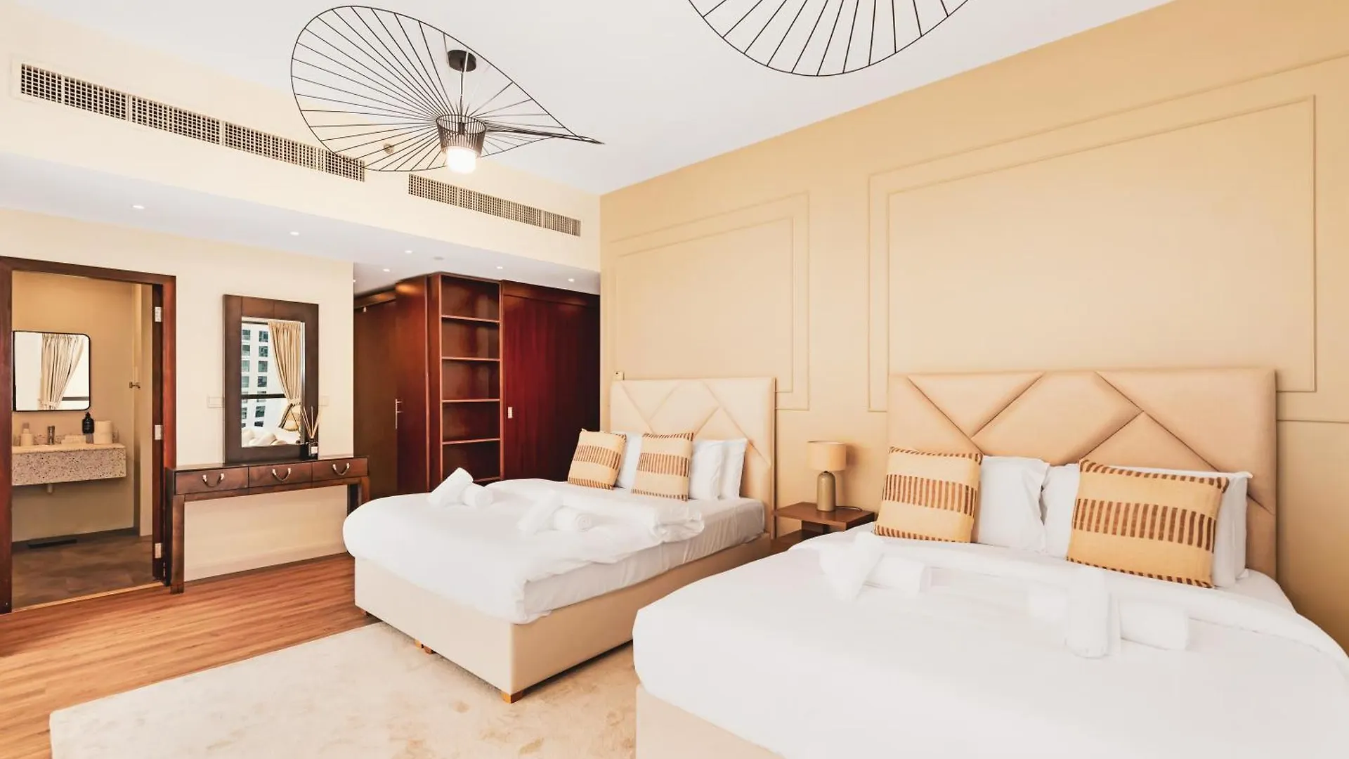 New! Jbr Beachfront With Panoramic Dubai Eye Views 0*,  United Arab Emirates