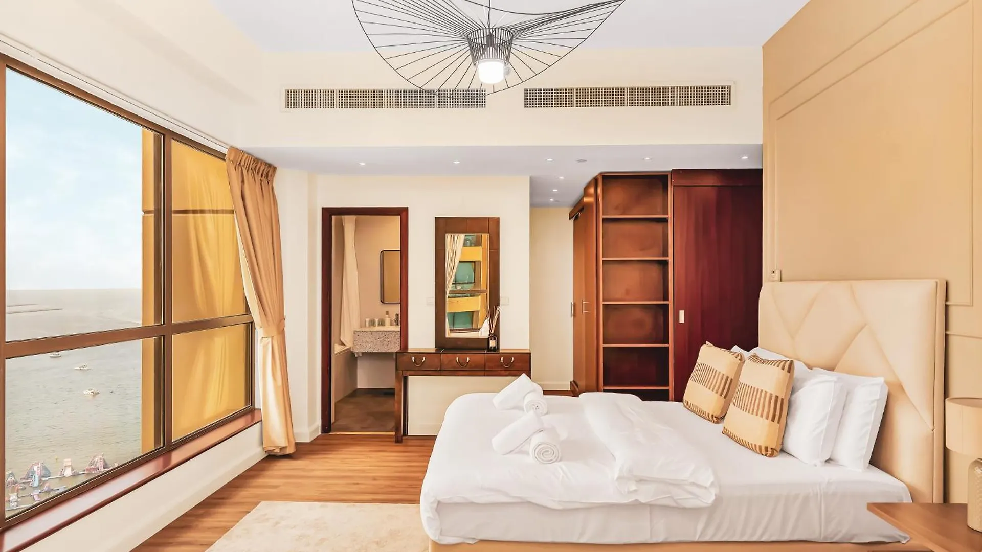 New! Jbr Beachfront With Panoramic Dubai Eye Views Apartment