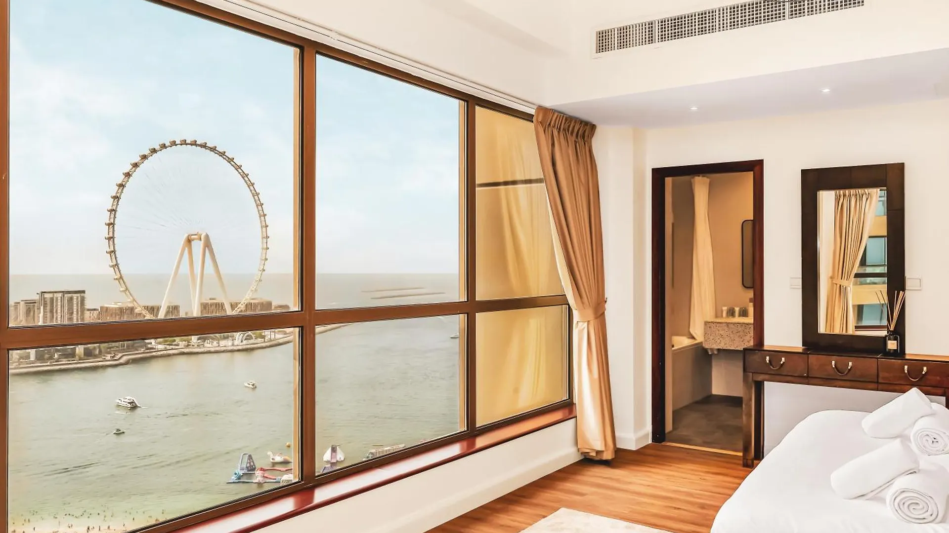 New! Jbr Beachfront With Panoramic Dubai Eye Views